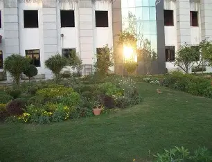 S G Institute of Nursing, Bareilly